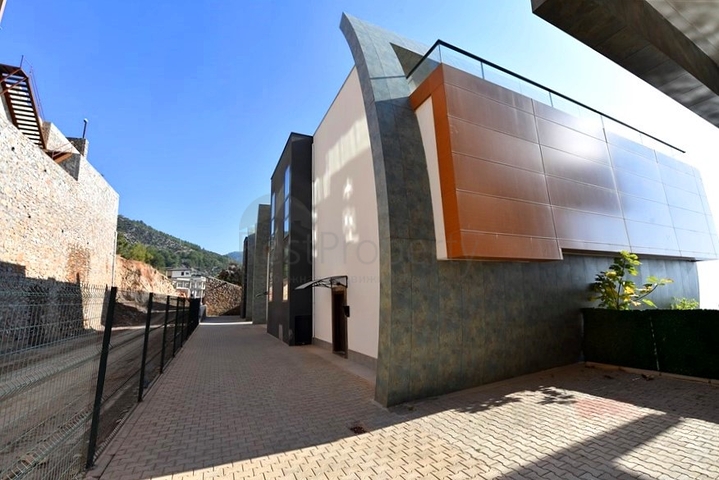 Luxury furnished 5+1 villa in the center of Alanya