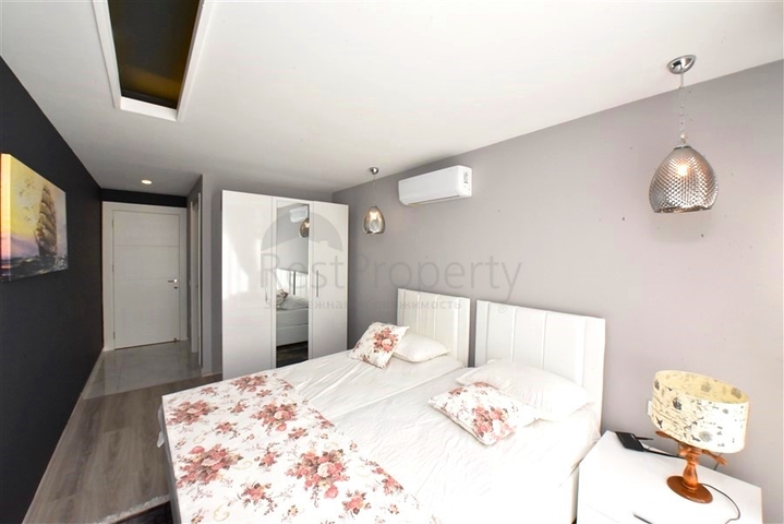 Luxury furnished 5+1 villa in the center of Alanya