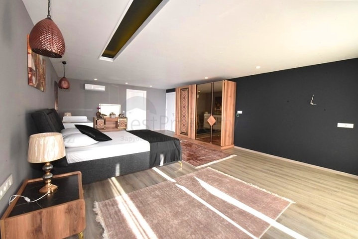 Luxury furnished 5+1 villa in the center of Alanya