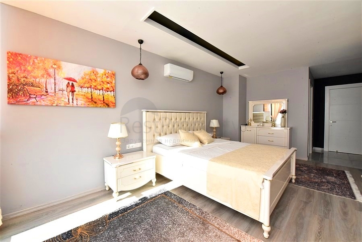 Luxury furnished 5+1 villa in the center of Alanya