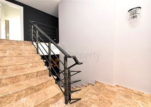 Luxury furnished 5+1 villa in the center of Alanya