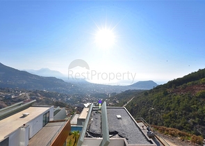 Luxury furnished 5+1 villa in the center of Alanya