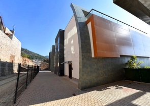 Luxury furnished 5+1 villa in the center of Alanya