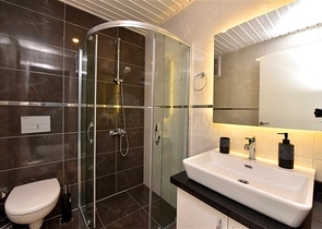 Luxury furnished 5+1 villa in the center of Alanya