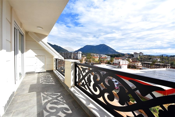 Oba penthouse with a beautiful view