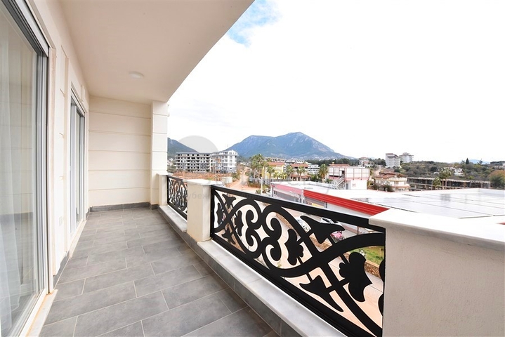 Oba penthouse with a beautiful view