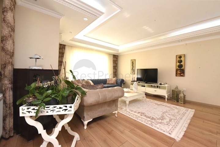3+1 apartment with separate kitchen in the center of Alanya