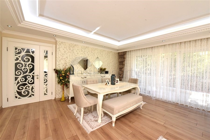 3+1 apartment with separate kitchen in the center of Alanya