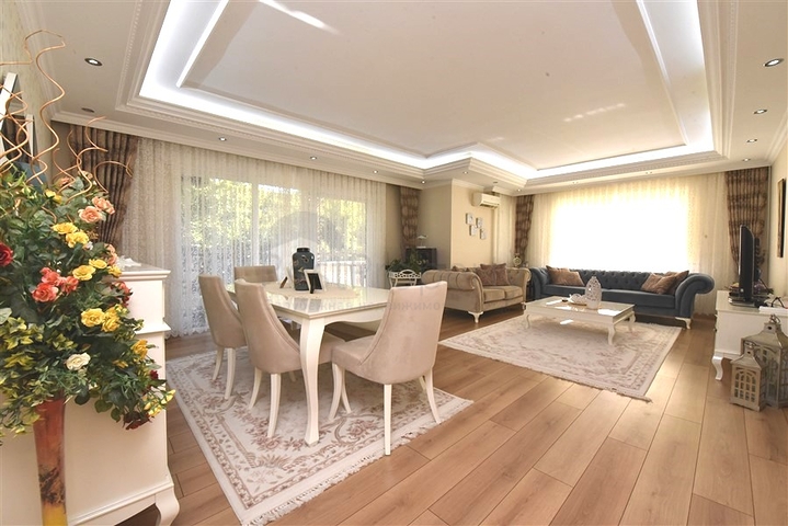 3+1 apartment with separate kitchen in the center of Alanya