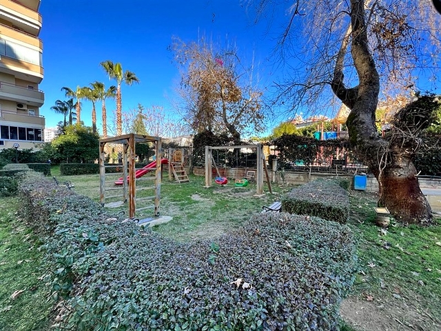 3+1 apartment with separate kitchen in the center of Alanya