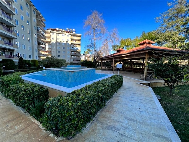 3+1 apartment with separate kitchen in the center of Alanya