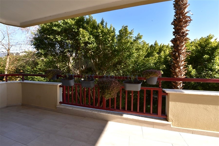 3+1 apartment with separate kitchen in the center of Alanya