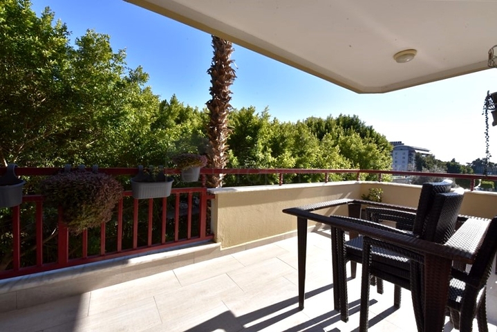 3+1 apartment with separate kitchen in the center of Alanya