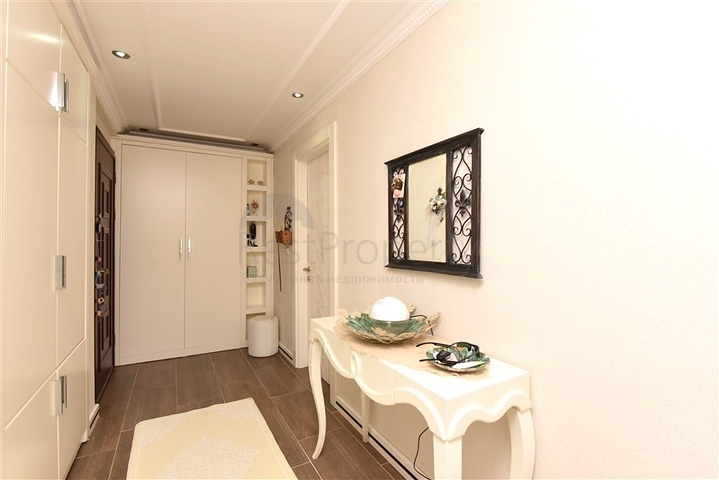 3+1 apartment with separate kitchen in the center of Alanya