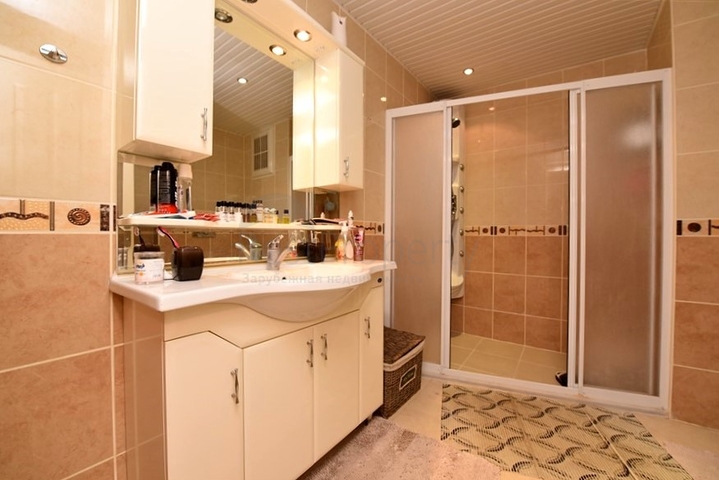 Large apartment on the first line