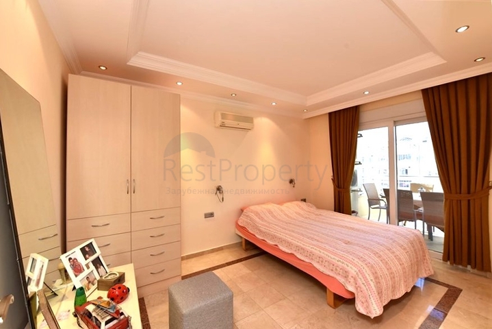 Large apartment on the first line