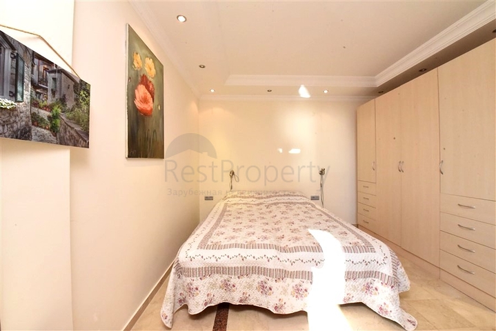 Large apartment on the first line