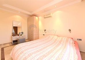 Large apartment on the first line