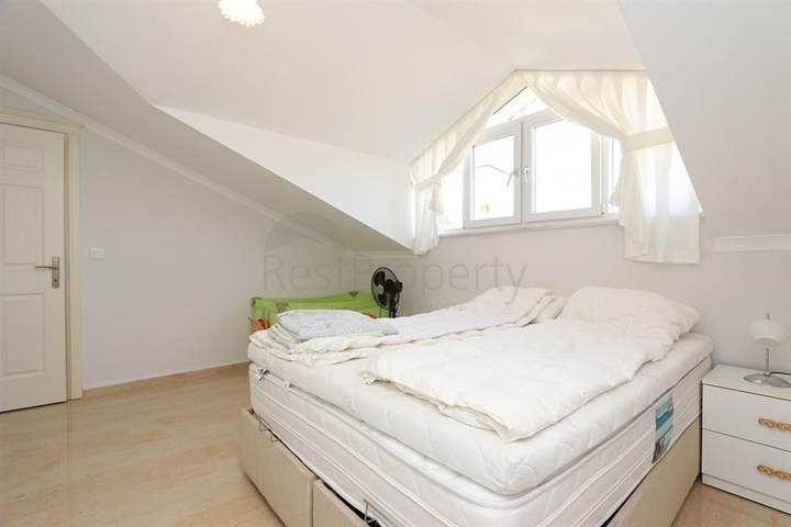 3+1 penthouse in Konakli district within walking distance to the sea