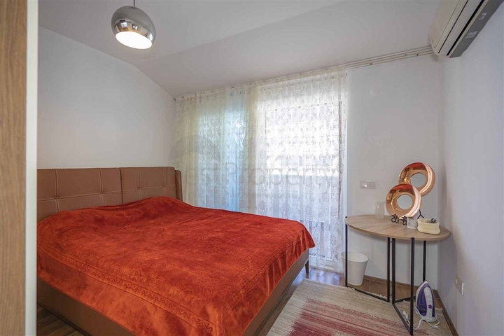 Spacious 2+1 penthouse from the owner in the Kestel area