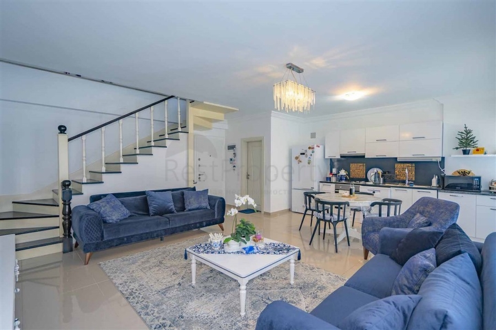 Spacious 2+1 penthouse from the owner in the Kestel area