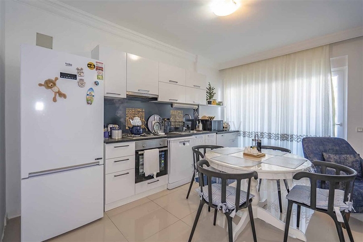 Spacious 2+1 penthouse from the owner in the Kestel area