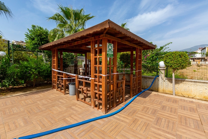 Spacious 2+1 penthouse from the owner in the Kestel area