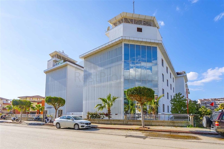 Spacious 2+1 penthouse from the owner in the Kestel area