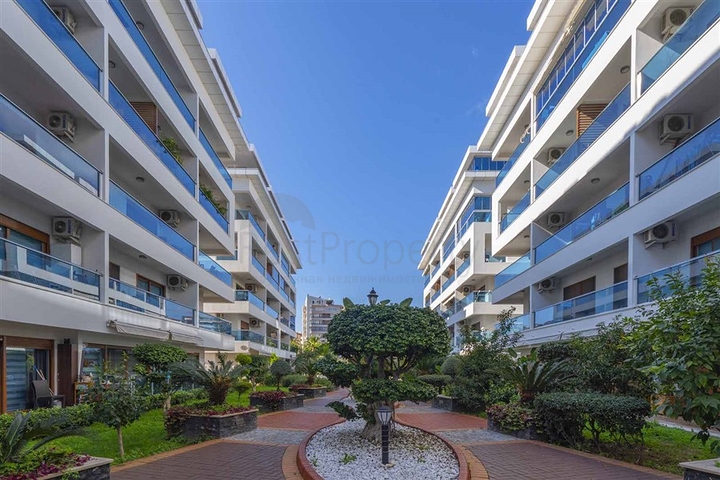 Spacious 2+1 penthouse from the owner in the Kestel area