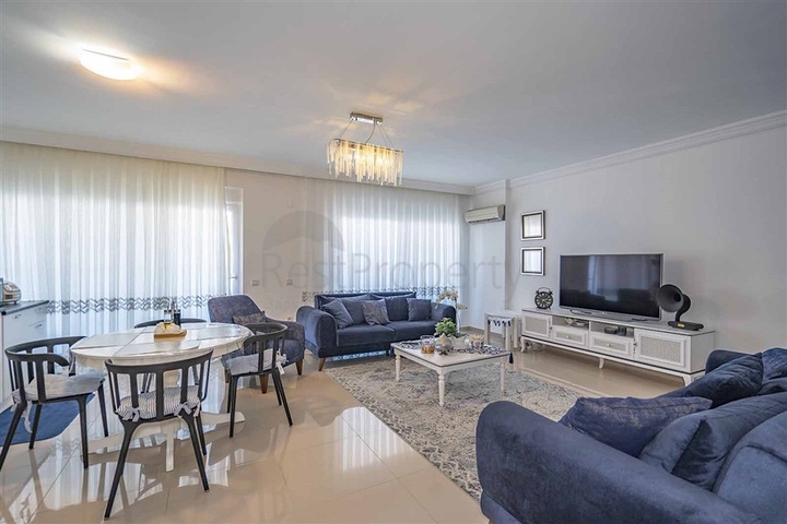 Spacious 2+1 penthouse from the owner in the Kestel area