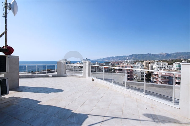 Spacious penthouse in Mahmutlar