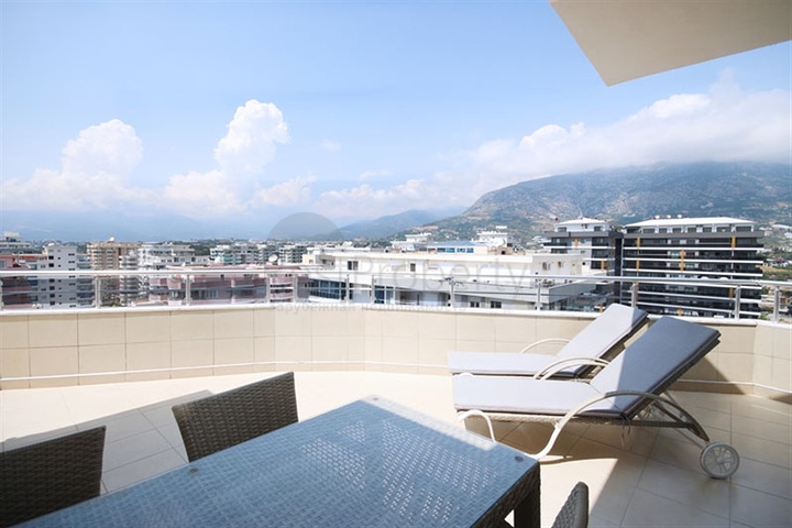 Spacious penthouse in Mahmutlar