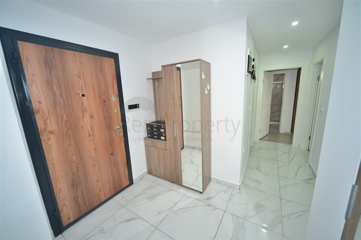 Spacious 3+1 apartments in Mahmutlar