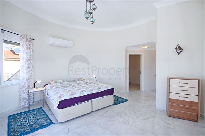 Villa with panoramic sea view