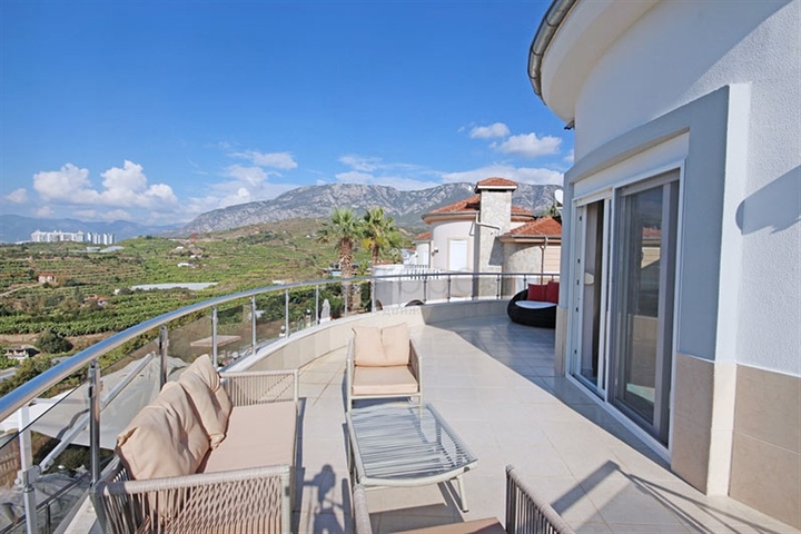 Villa with panoramic sea view