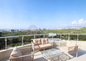 Villa with panoramic sea view