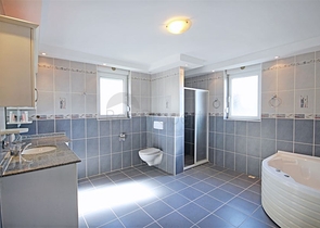 Villa with panoramic sea view