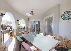 Villa with panoramic sea view