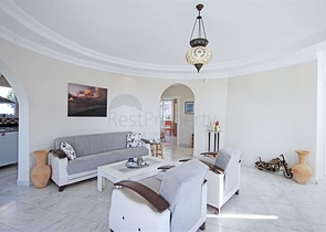 Villa with panoramic sea view