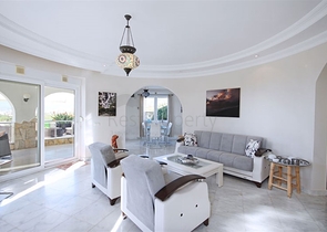 Villa with panoramic sea view