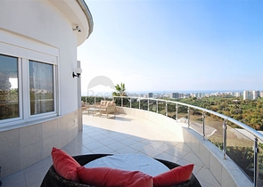 Villa with panoramic sea view