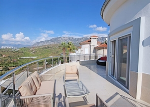 Villa with panoramic sea view