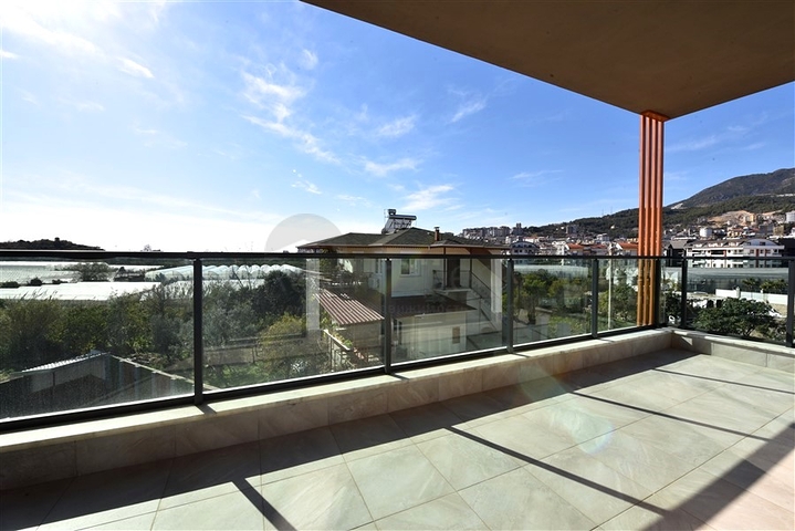 Spacious 3+1 apartment for a large family in Oba district 