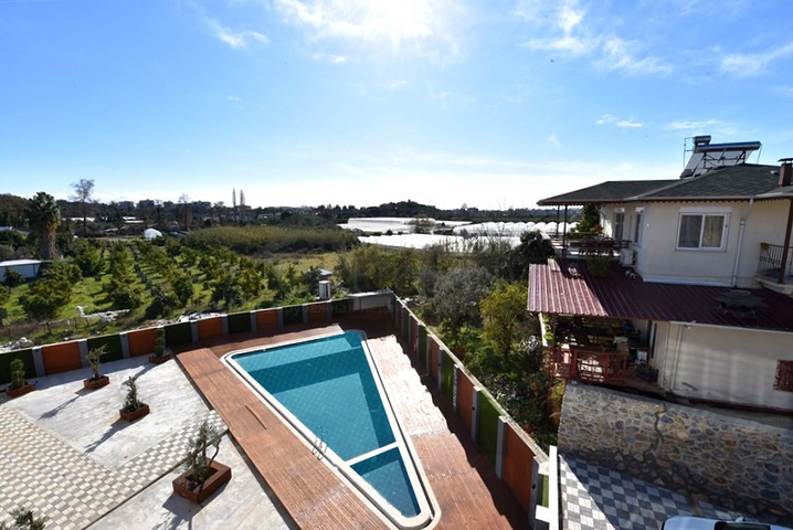 Spacious 3+1 apartment for a large family in Oba district 