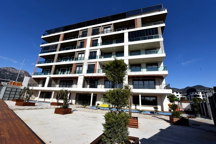 Spacious 3+1 apartment for a large family in Oba district 