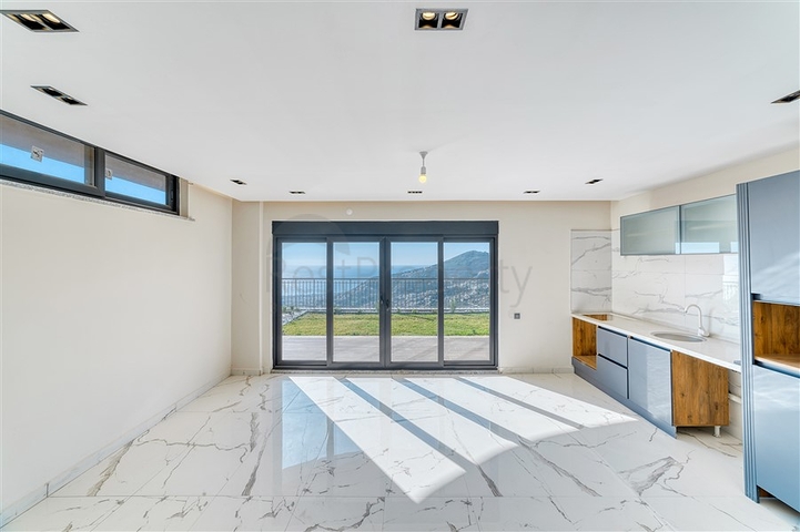 Sea view villas in the central area of Alanya