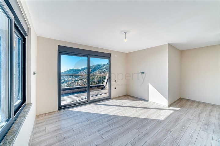 Sea view villas in the central area of Alanya