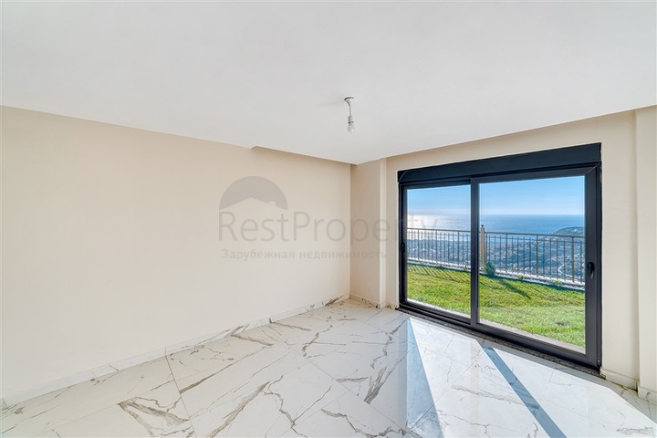 Sea view villas in the central area of Alanya