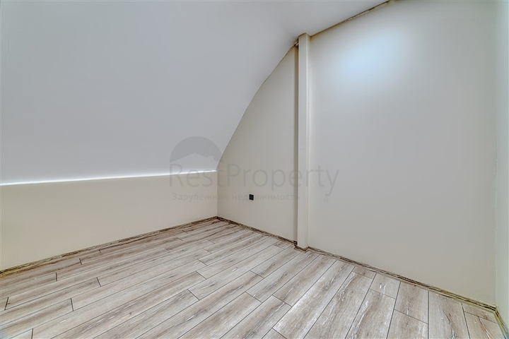 Sea view villas in the central area of Alanya