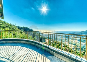 Sea view villas in the central area of Alanya